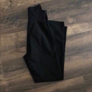 Maternity skinny pants.